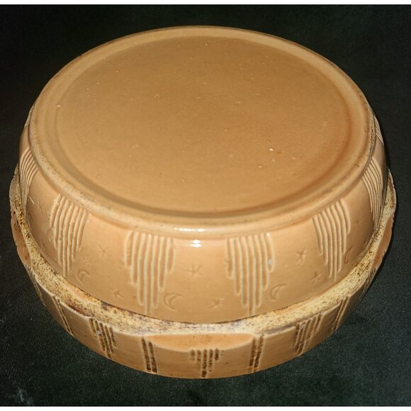 Watt Pottery Moon & Stars casserole, Dutch oven - Picture 4 of 10